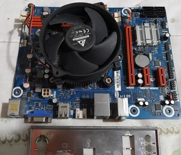 Placa mae ipmh 1155 com i3 mais 4gb de memoria somebte para retirada 