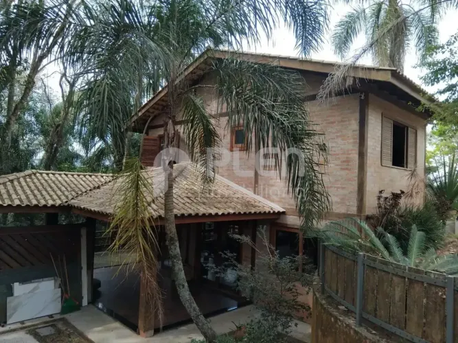 Casa na Serra da Cantareira com 4 quartos, 3 suítes e 4 vagas no Condomínio Sausalito.