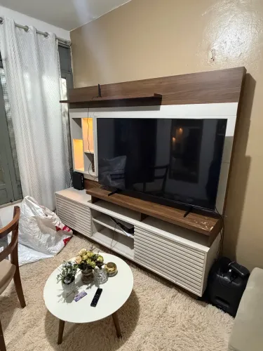 Rack com painel de TV