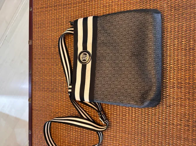 Bolsa Victor Hugo original em perfeito estado