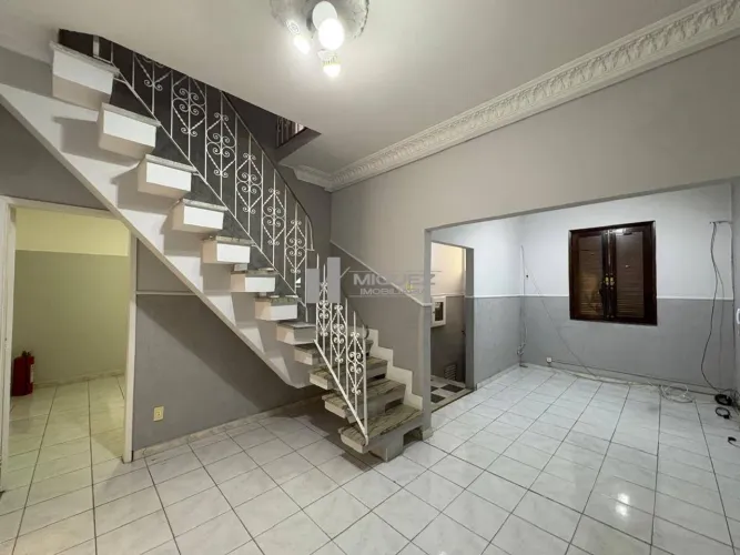 Casa comercial para locação na rua Piracicaba com 5 salas, cozinha e 3 banheiros em rua tr