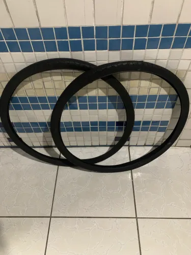 VENDO PNEU DE BICICLETA PIRELLI