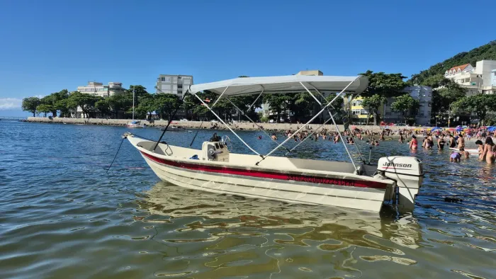 Lancha 17pes de fibra Fishing Johnson 50hp partida elétrica power trim  comando distância 