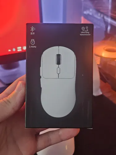 Mouse novo Gamer Tri Mode (2.4 GHz/Bluetooth/Cabo)