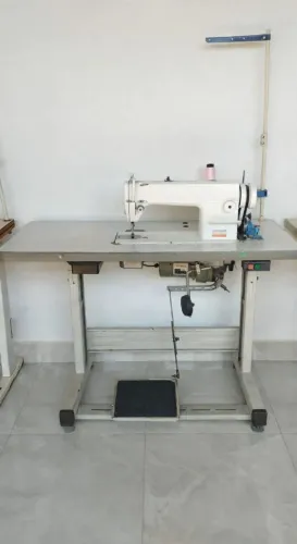 Máquina de costura reta Sun Special, revisada e toda conservada ! 1.400 Reias passo cartao
