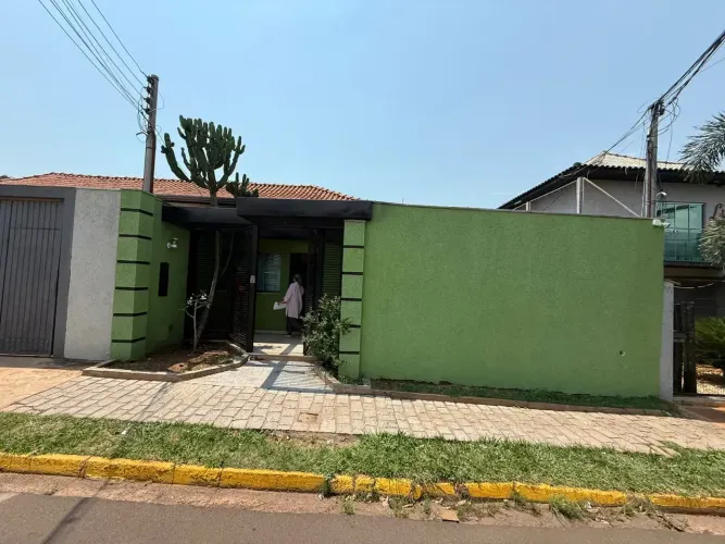 SALA COMERCIAL AMPLA PARA LOCAÇÃO NO SANTA FÉ
