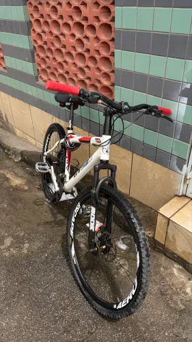 Bicicleta GTSM1 Advanced Aro 26 - Freio a Disco e Peças Shimano
