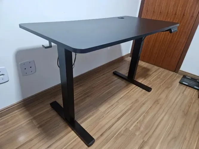 Mesa Starlift S, Com Regulagem de Altura, 1 Motor, 120cm, Preto