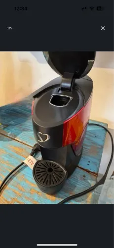 Cafeteira três corações vermelha impecável 110 V