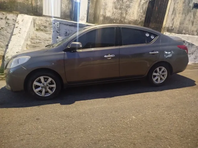 Nissan Versa SL 1.6 16V Flex Fuel 4P Mec. 2013