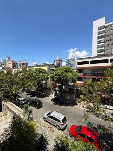 Imóvel  NO CONJUNTO Beira Mar EM Itapuã !!