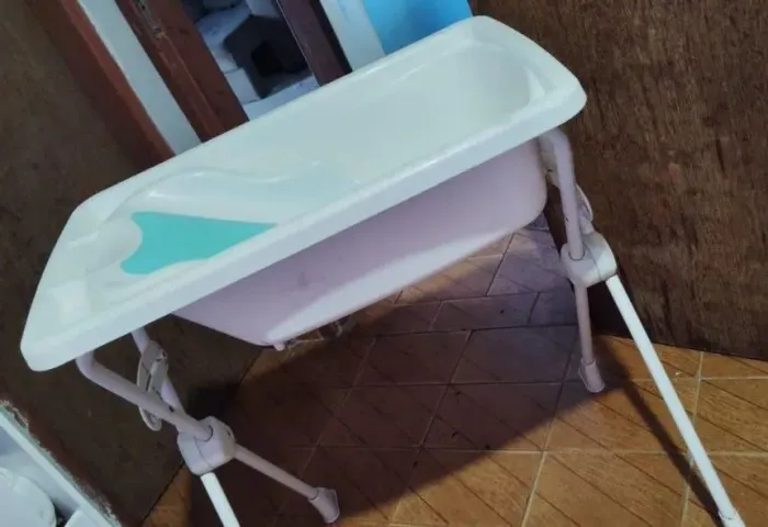 Banheira infantil com redutor e suporte