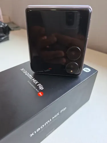 Xiaomi Mix Flip