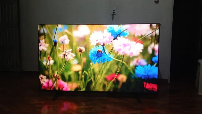 TV TOSHIBA 65 POLEGADAS COM PÉ E CONTROLE REMOTO 