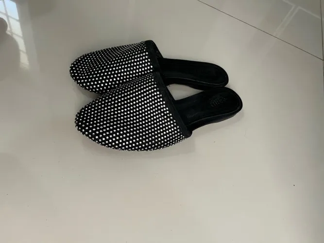 Mule Flat Schutz Preto Original com Brilhos/Strass - Bico Fino