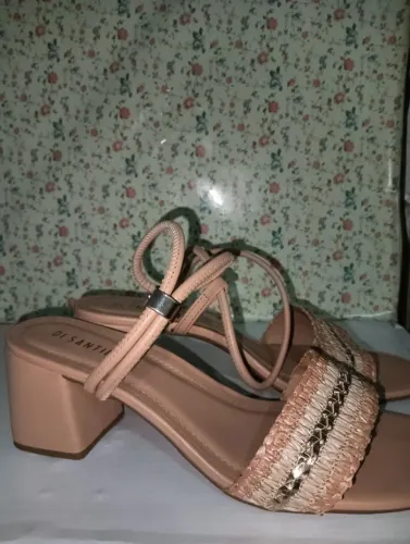 Vendo sandália nova em perfeito estado