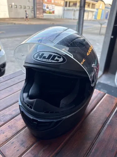 Capacete HJC semi novo poucos dias de uso
