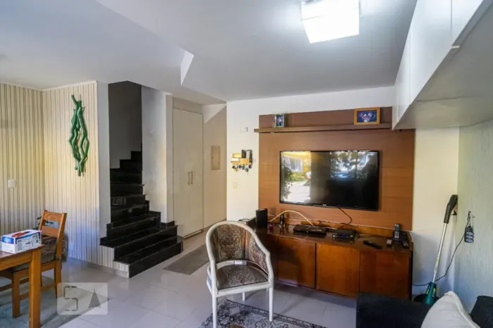 Casa à Venda - Vila Carrão, 4 Quartos, 100 m2