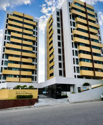 Condomínio Residencial Lustosa-Sofisticação, Espaço e Praticidade ao Lado do Colégio Maris