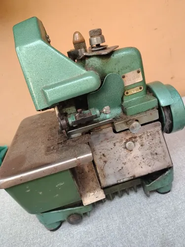Máquinas de costura + motor
