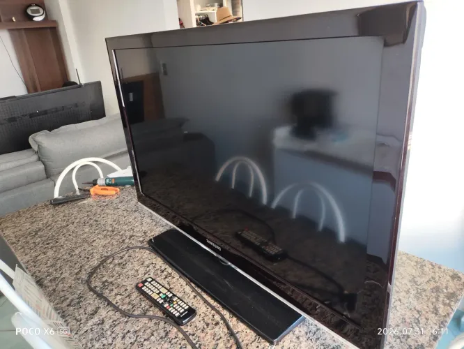 Tv LCD Samsung 40 pol modelo LN40C530F1M funcionando perfeitamente com controle remoto