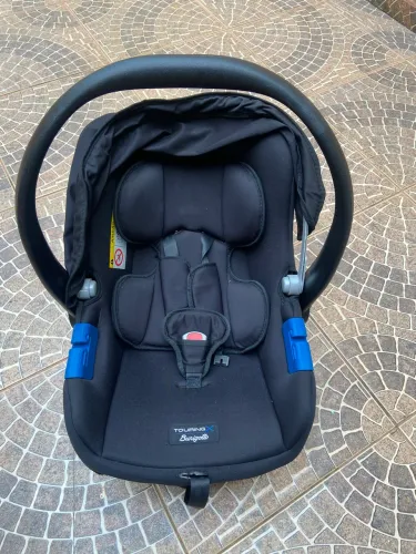 Vendo Bebê Conforto Burigotto Touring X - Preto (Seminovo) R$ 180