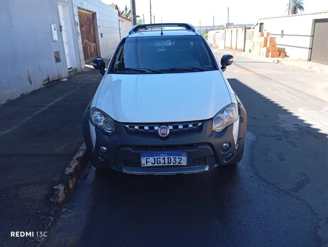 Fiat Strada Adv.1.8 16V Locker Dual. Flex CE 2016