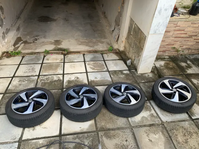 Rodas Aro 17 VW POLO GTS ORIGINAIS PNEUS NOVOS