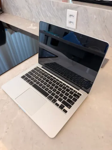 MacBook Pro i5 4gb 2014 (Sucata para retirada de peças)