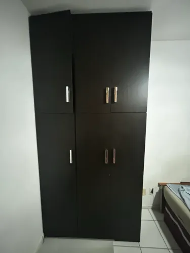 Guarda-Roupa 6 Portas - Preto