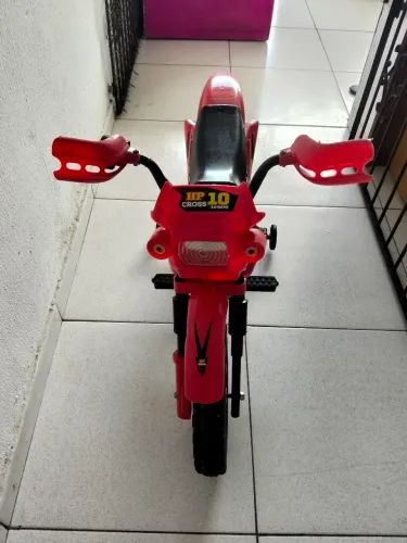 Moto elétrica infantil 
