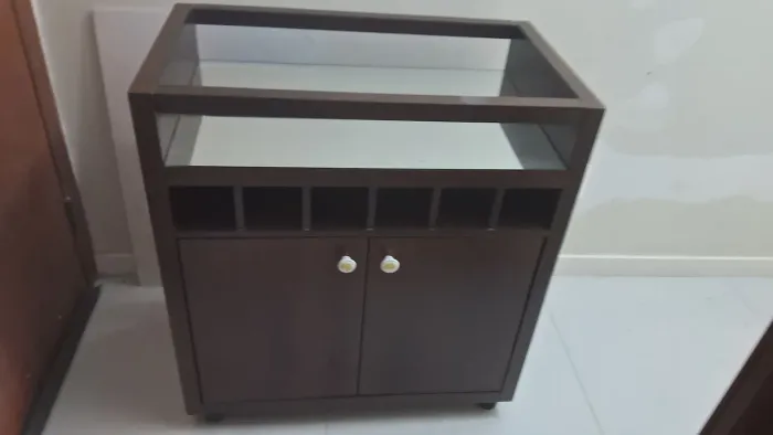 Mini bar com rodizios