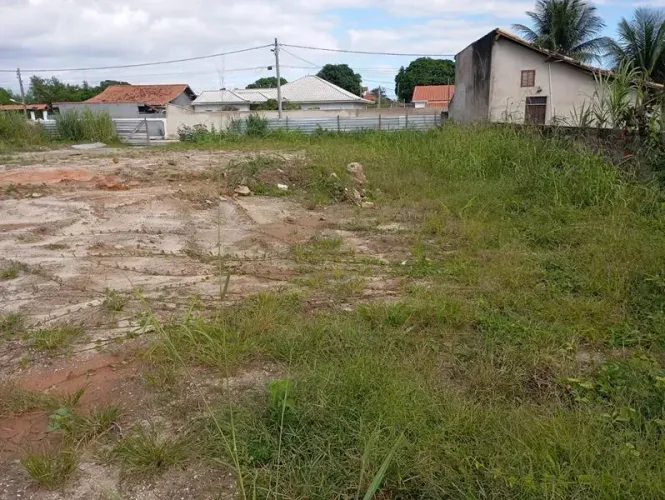 ARARUAMA | AREAL | HENRIQUE IMÓVEIS VENDE: Lote com área total de 758,25m2