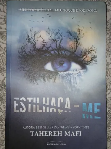 LIVRO - ESTILHAÇA-ME