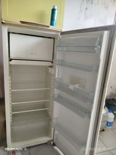 Geladeira Brastemp 310 litros. Excelente produto. Estou vendendo porque quero 1 maior. 