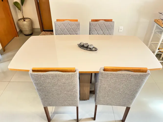Mesa nova de madeira 