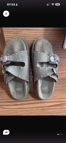 Sandália flat verde musgo Zara