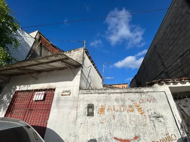 VENDO CASA NA PRINCIPAL DO BENEDITO BENTES C/PONTO COMERCIAL! 270 MIL REAIS.