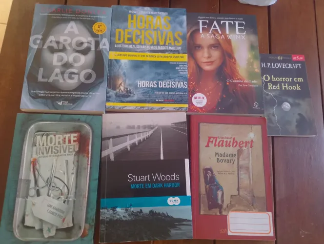 Kit com 7 livros de romance, terror e suspense