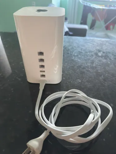 Vendo Apple AirPort Extreme Modelo A1521, em excelente estado de conservação.