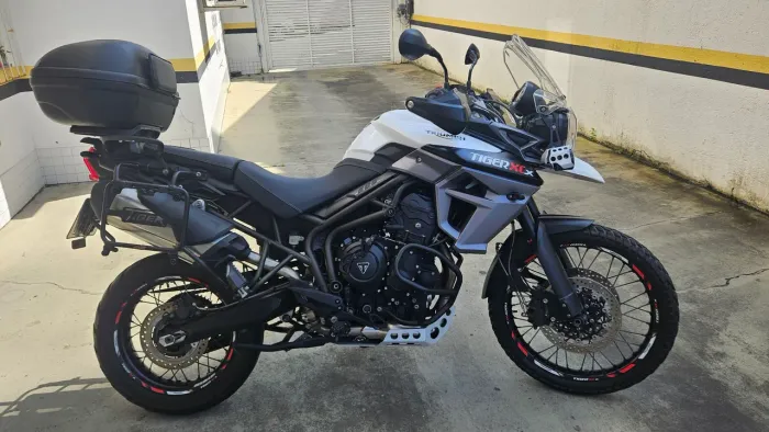 Triumph Tiger 800 XCX
