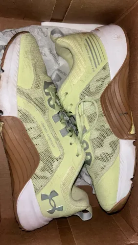 TÊNIS UNDER ARMOUR USADO 4 vezes