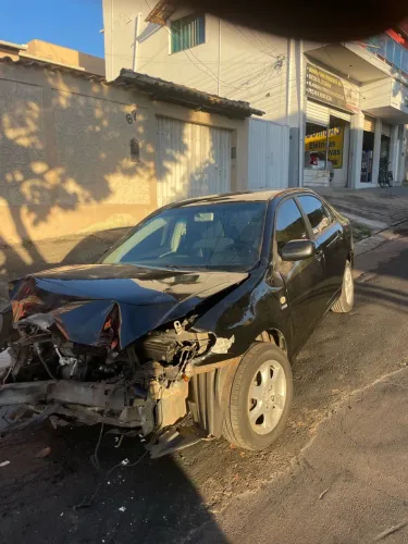 Toyota Corolla sucata para retirada de peças 2004 1.6