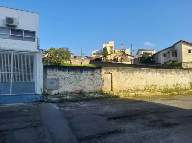 OPORTUNIDADE ÚNICA NO CORAÇÃO DE TAUBATÉ IDEAL PARA INCORPORAÇÃO