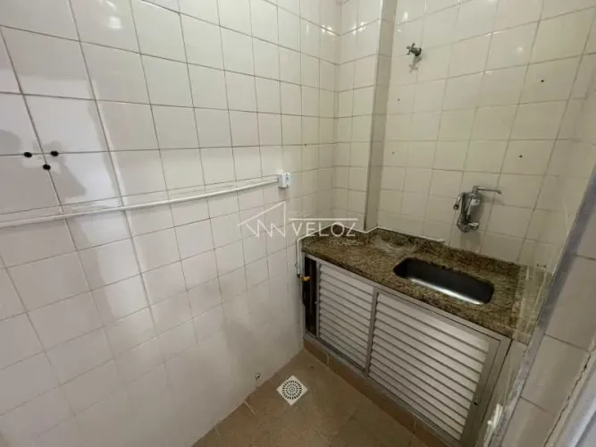 Kitnet/Conjugado : / Residencial / Flamengo