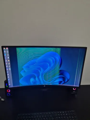 MONITOR CURVO SF GAMER - COM DEFEITO