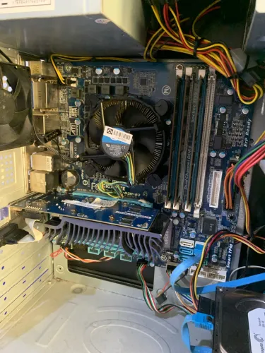 CPU core i5 com placa de vídeo dedicada 