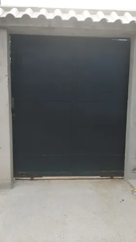 Vendo portão garagem de ferro de correr no estado