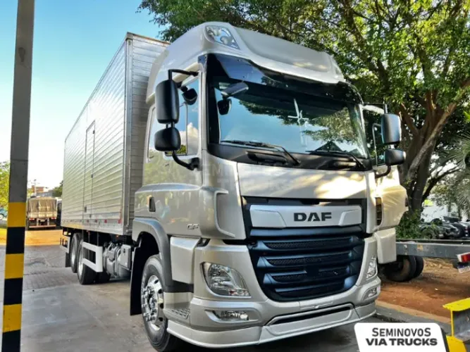 Caminhão DAF Trucado 6x2 CF 310 2025/2025 Garantia de fábrica (Pode financiar 100%)