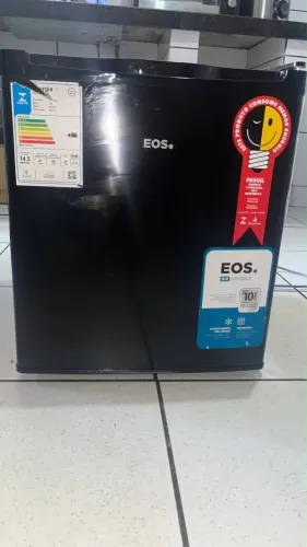 Frigobar eos ice compact 47L preto
